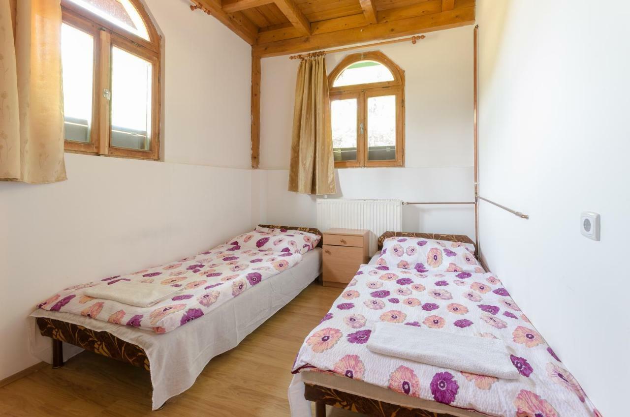 Sipito Pihenopark Hotel Pilis Esterno foto